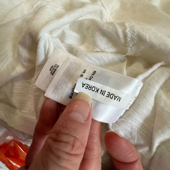 DKNY Ultra Soft Cream Short Sleeve Side Slit Round Neck Boxy Crop Top L - Picture 6 of 12